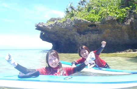 沖縄でサーフィンならシーナサーフへ！ガールズも大歓迎ですよ！