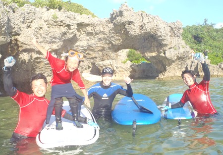 老若男女楽しめるのが、沖縄サーフィン！シーナサーフです！